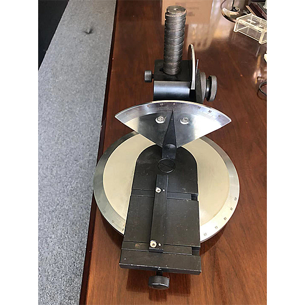 把握焦点手艺,成为电工行业精英:电工实训台的代价(图1) 把握焦点手艺,成为电工行业精英:电工实训台的代价(图1)