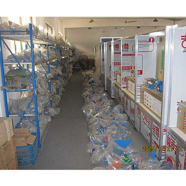 若安在浩繁品牌当挑选合适本身的电工实训台?(图2) 若安在浩繁品牌当挑选合适本身的电工实训台?(图2)